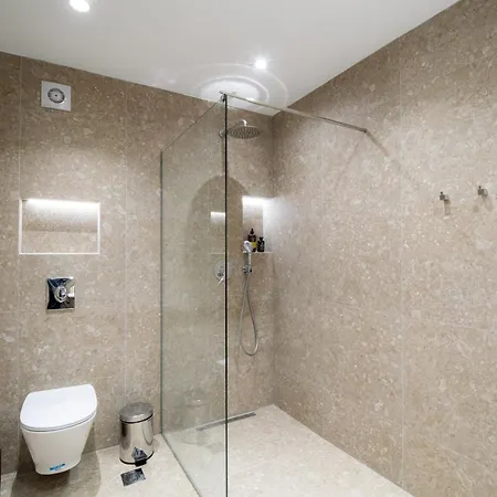 Seren - Crafted With & Care Apartman