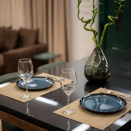 - Crafted With & Care Apartment *